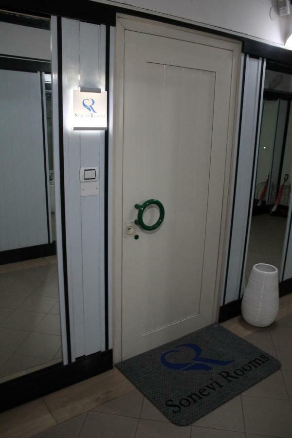 Sonevi Rooms Naples Exterior photo