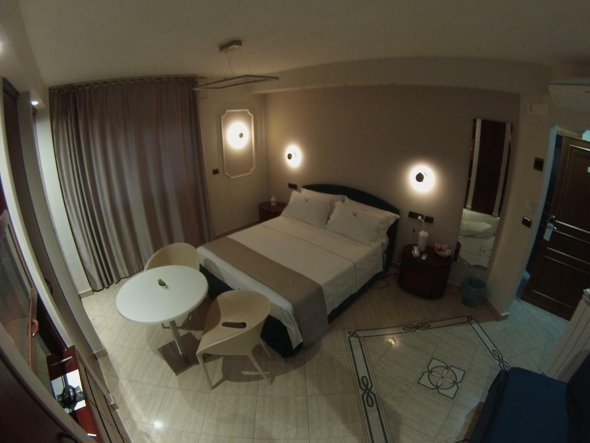Sonevi Rooms Naples Exterior photo